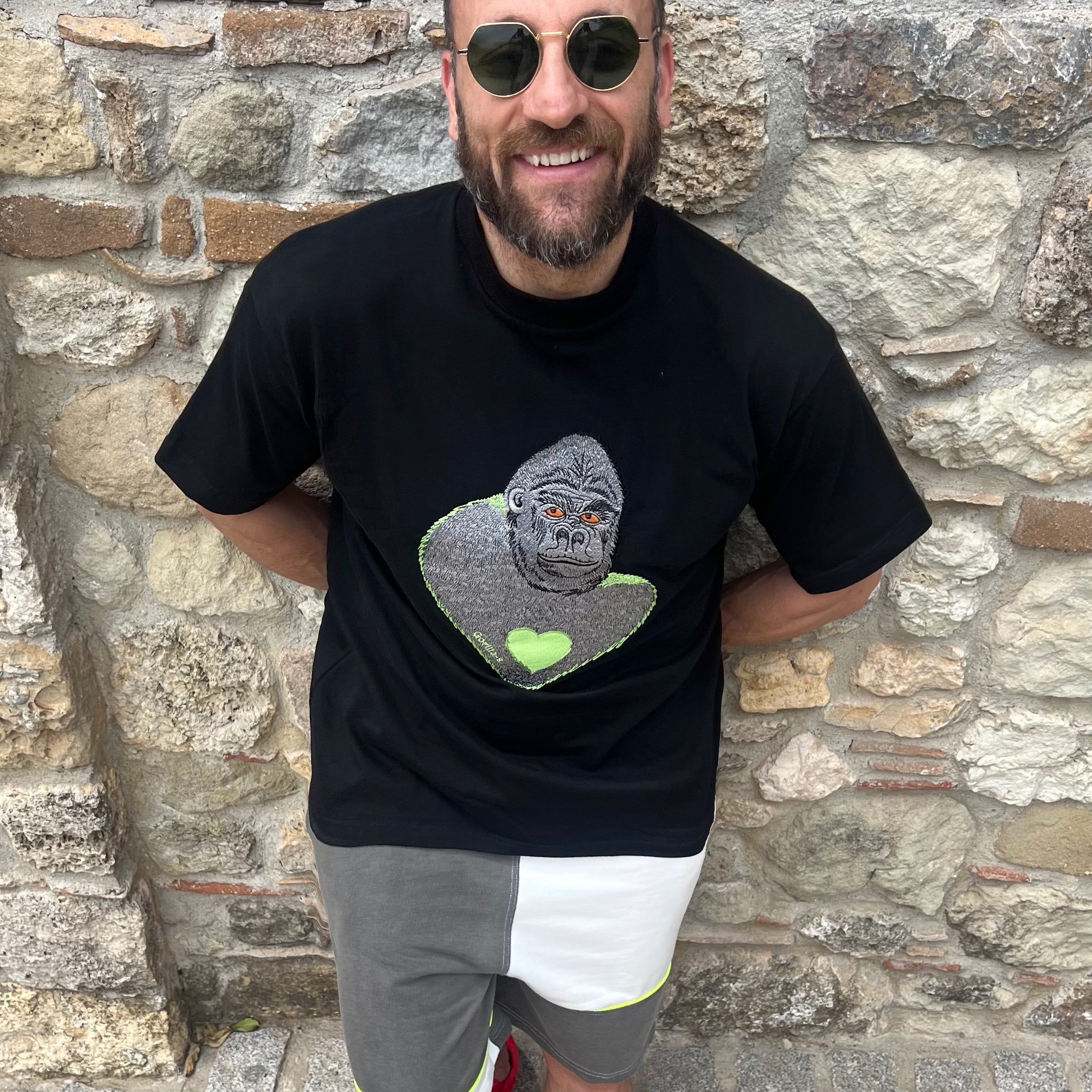THE GORILLA_S MEN T-SHIRT