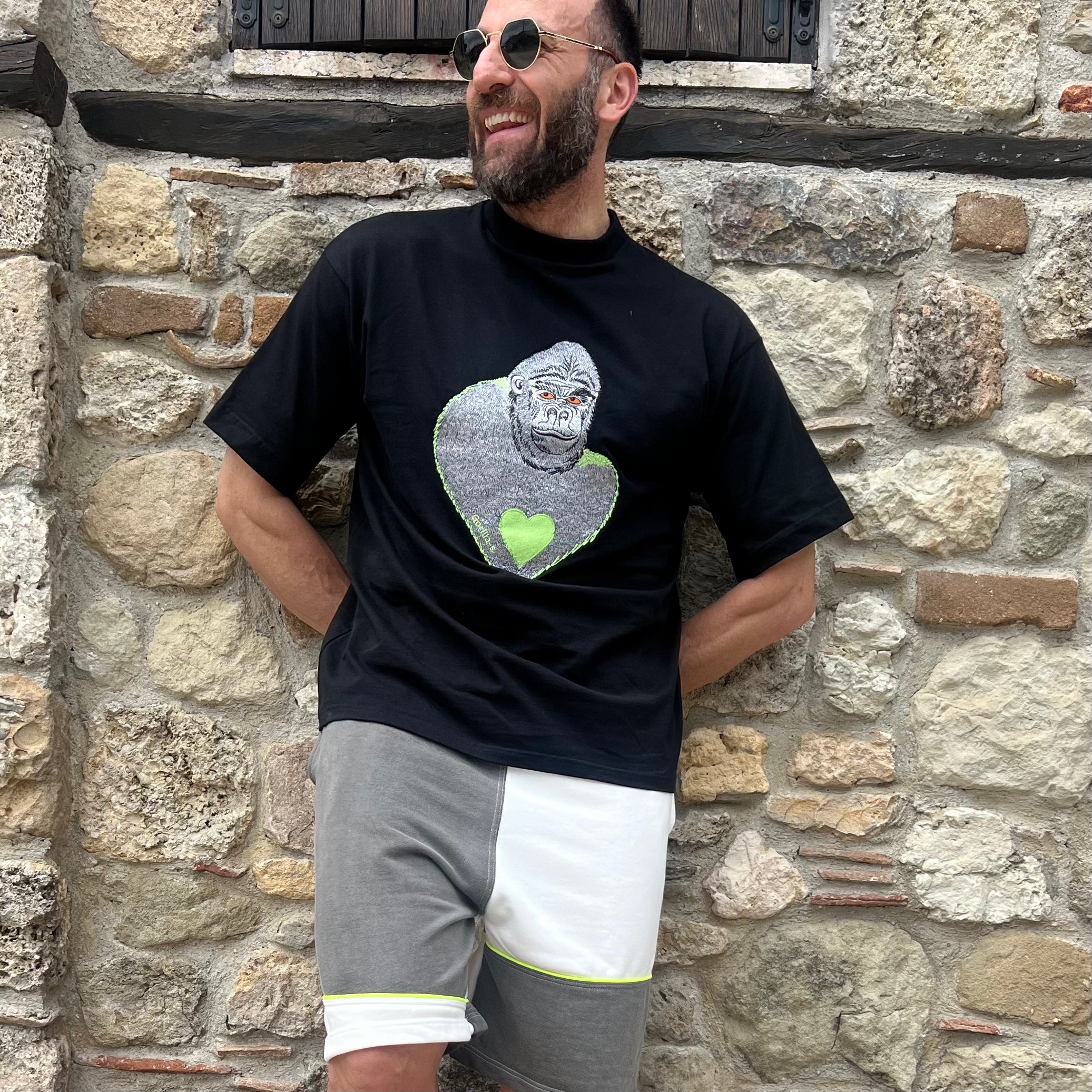 THE GORILLA_S MEN T-SHIRT