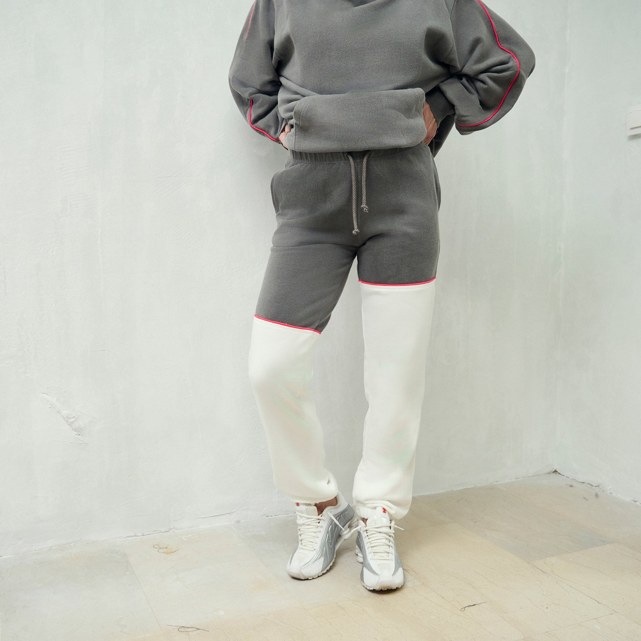 THE DOUBLE TONE WOMAN SET WITH OVERSIZED HOODIE