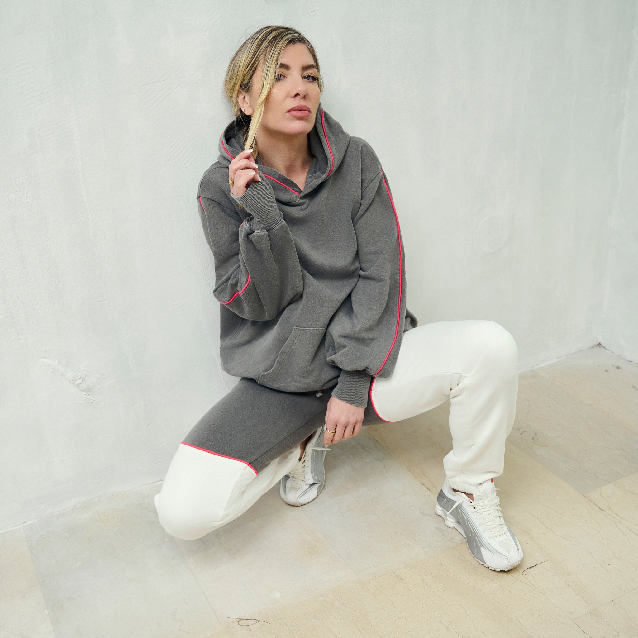 THE DOUBLE TONE WOMAN SET WITH OVERSIZED HOODIE