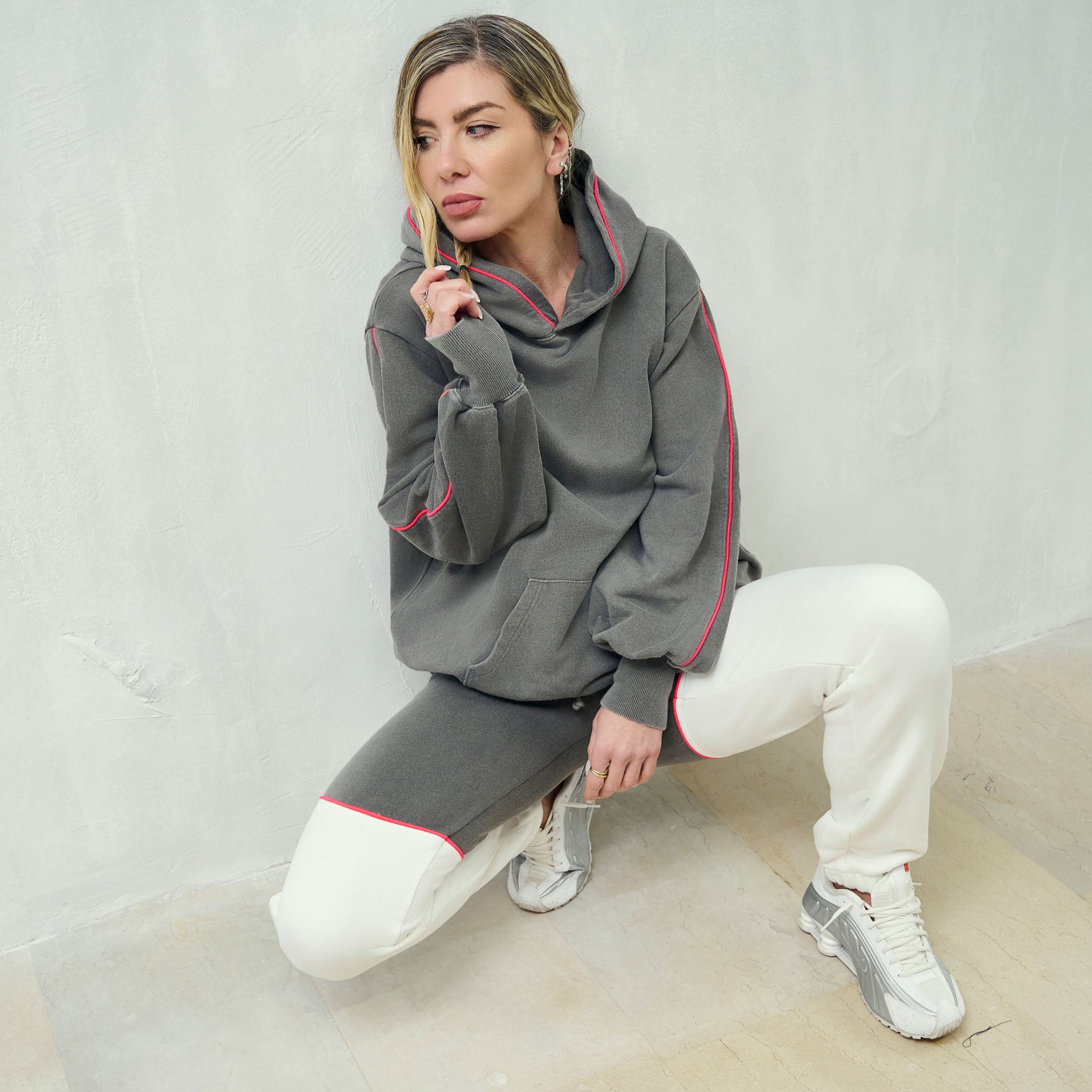 THE DOUBLE TONE WOMAN SET WITH OVERSIZED HOODIE