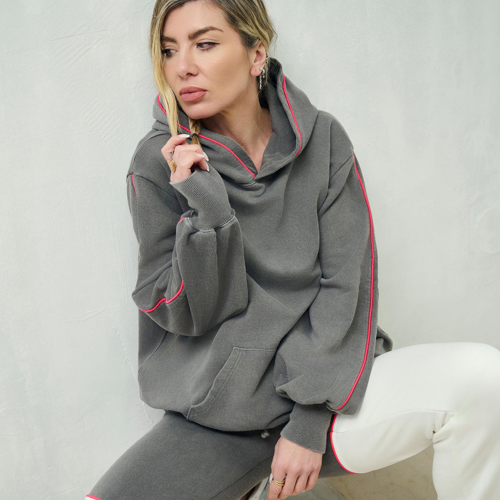 THE DOUBLE TONE WOMAN SET WITH OVERSIZED HOODIE