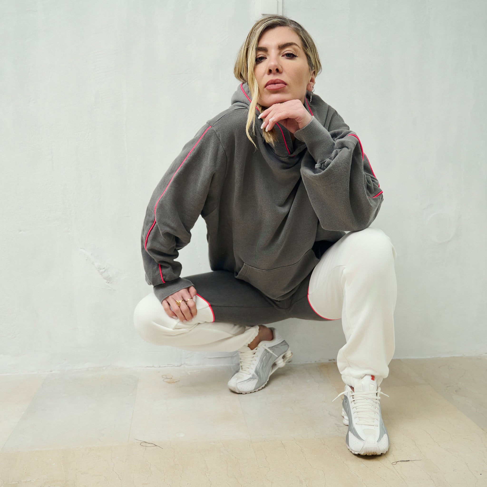 THE DOUBLE TONE WOMAN SET WITH OVERSIZED HOODIE