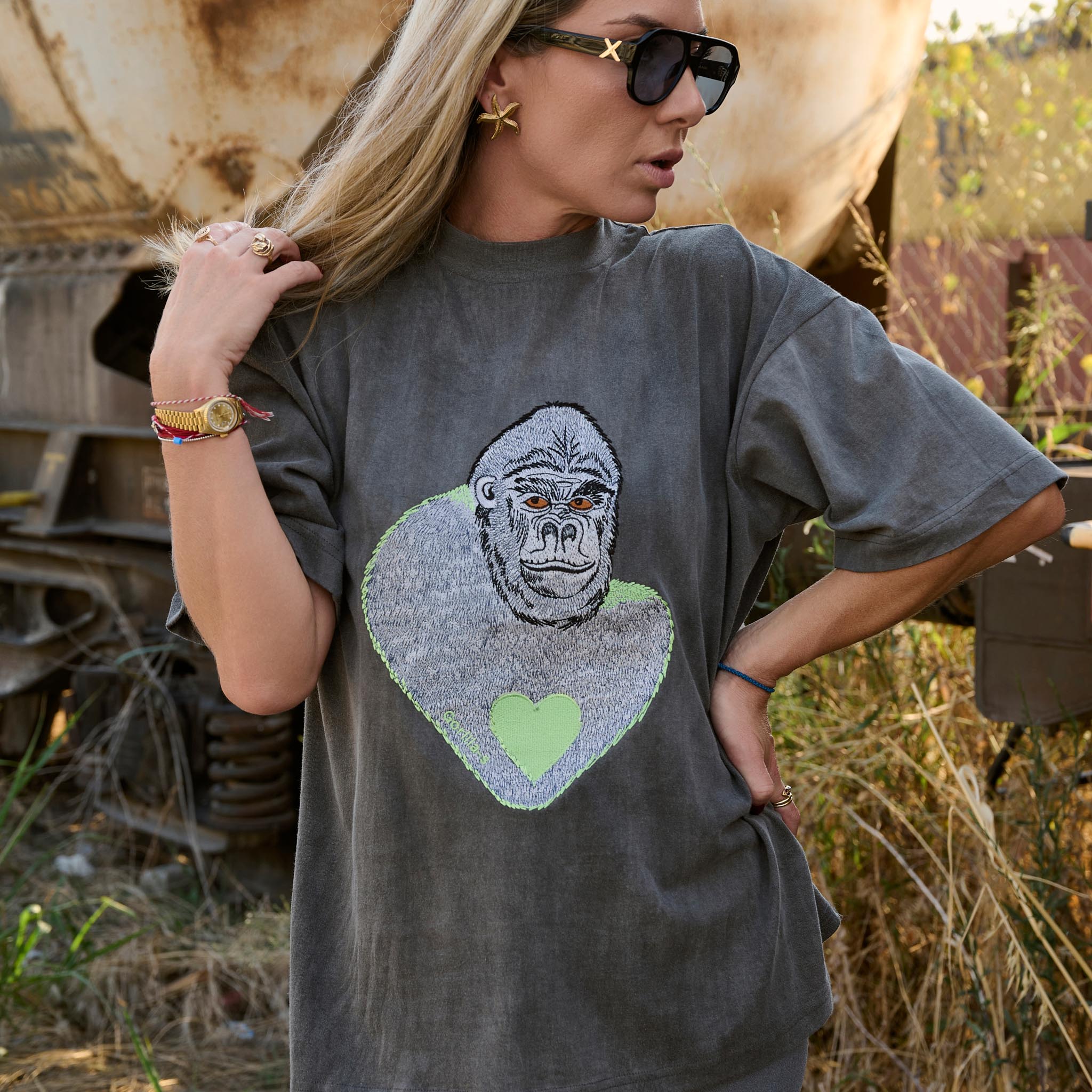 THE GORILLA_S T-SHIRT