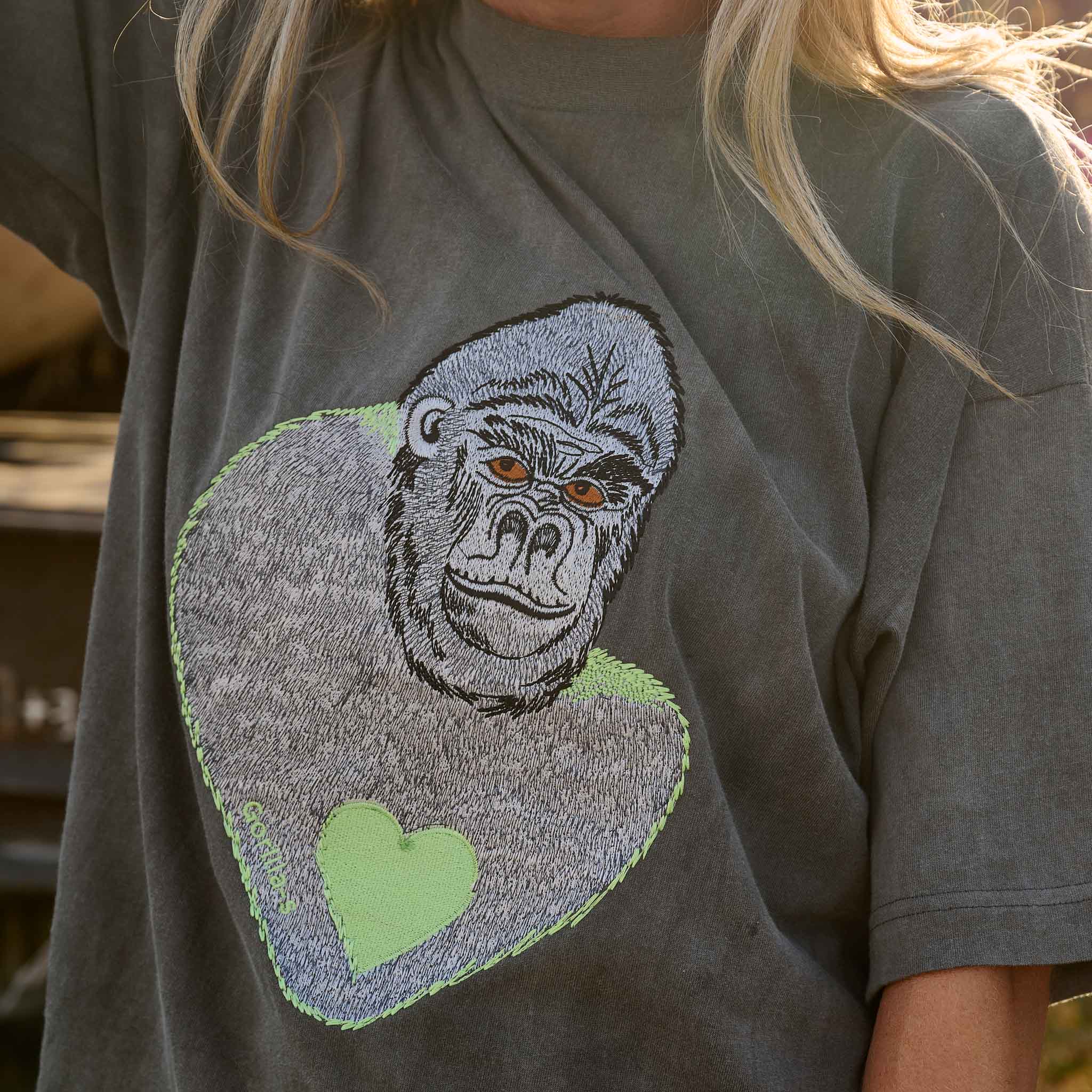 THE GORILLA_S T-SHIRT