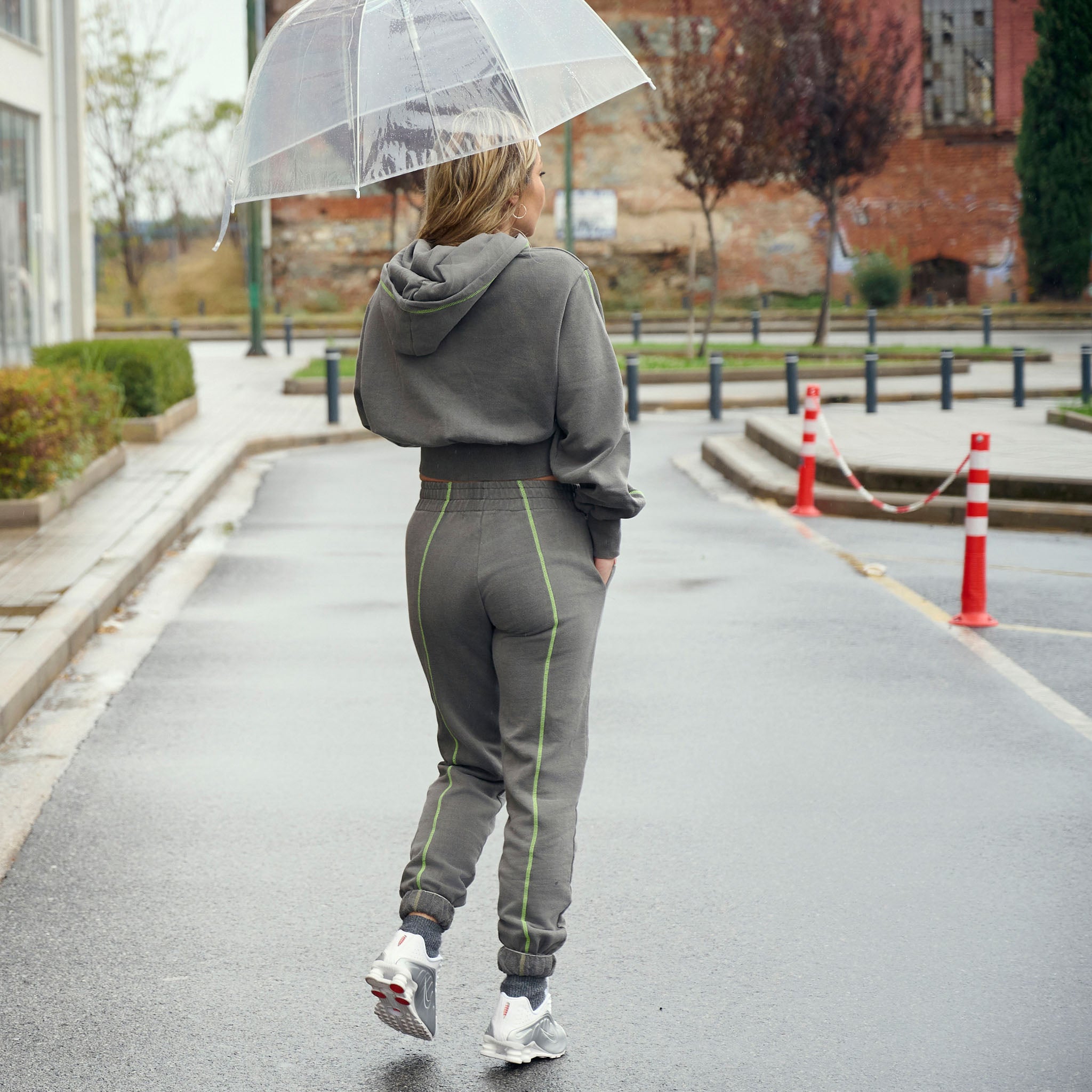 THE STRIPE CROPPED HOODIE