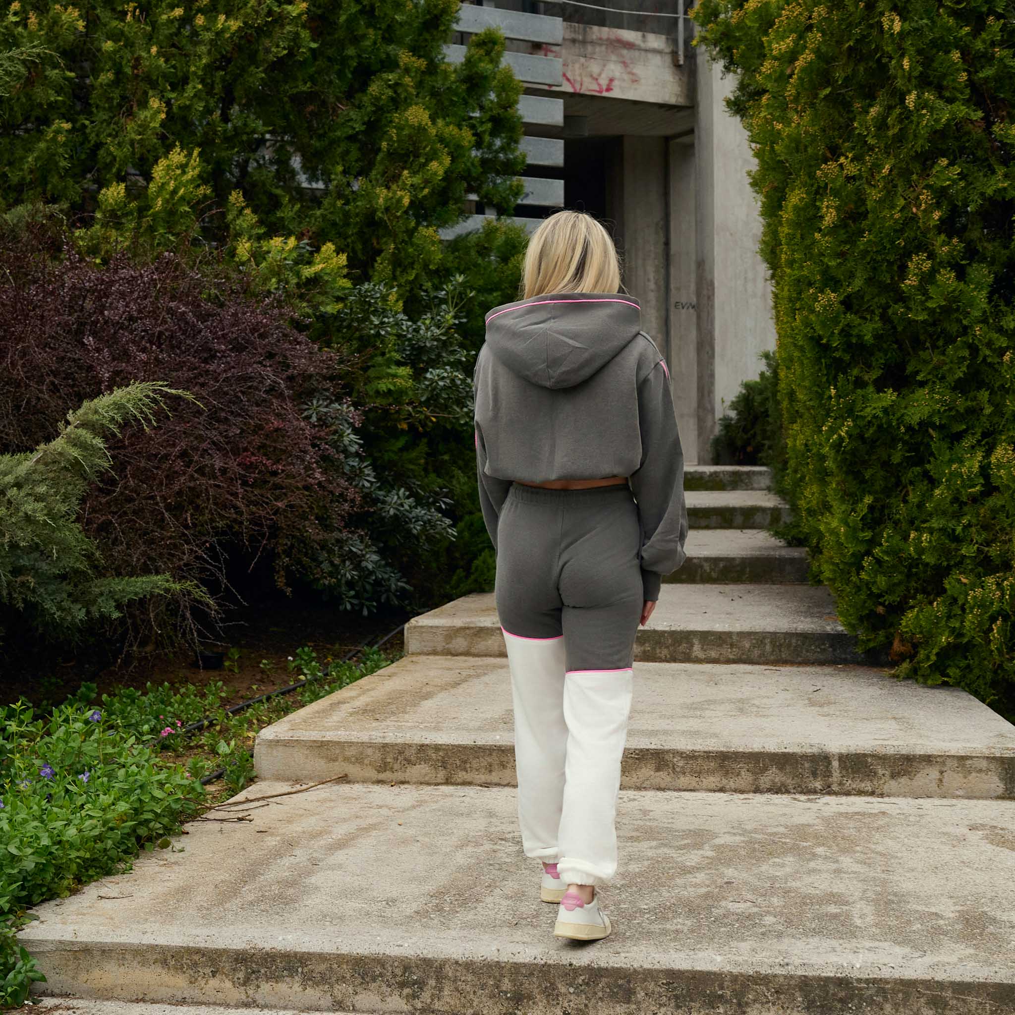 THE DOUBLE TONE WOMAN SET WITH CROPPED HOODIE