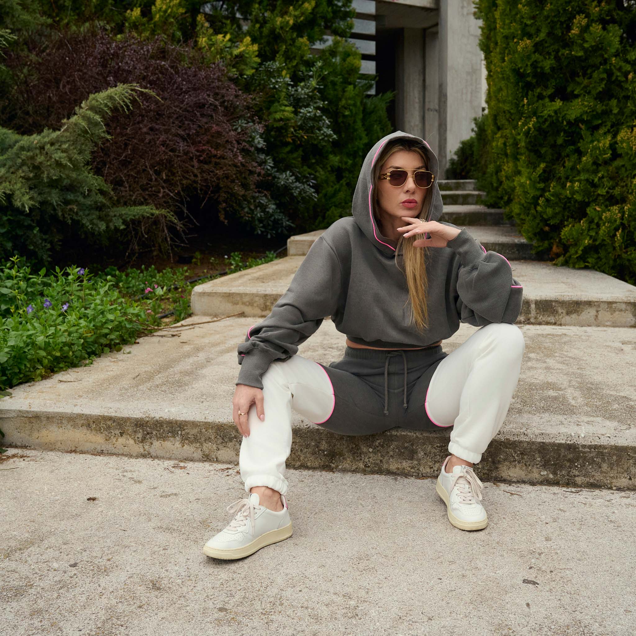 THE DOUBLE TONE WOMAN SET WITH CROPPED HOODIE