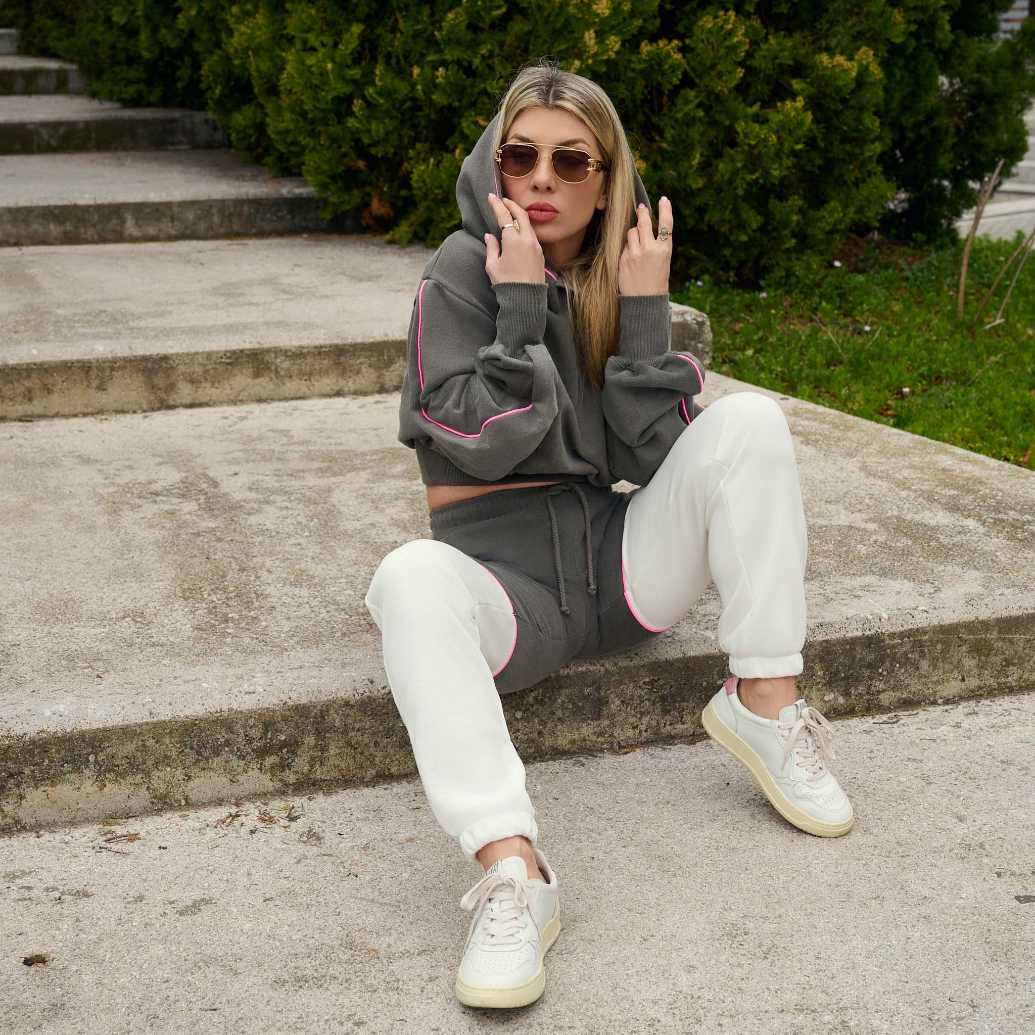 THE DOUBLE TONE WOMAN SET WITH CROPPED HOODIE