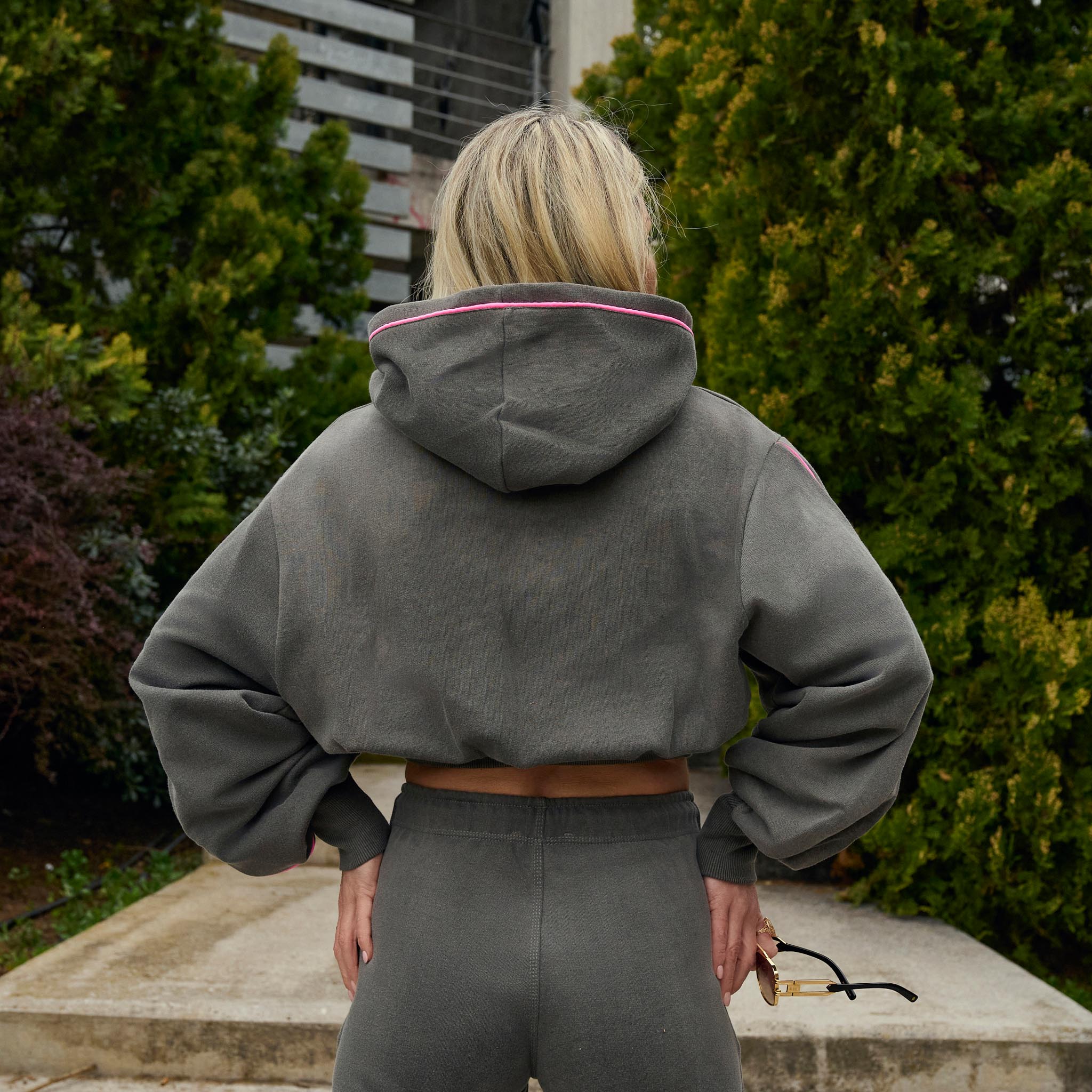 THE DOUBLE TONE WOMAN SET WITH CROPPED HOODIE