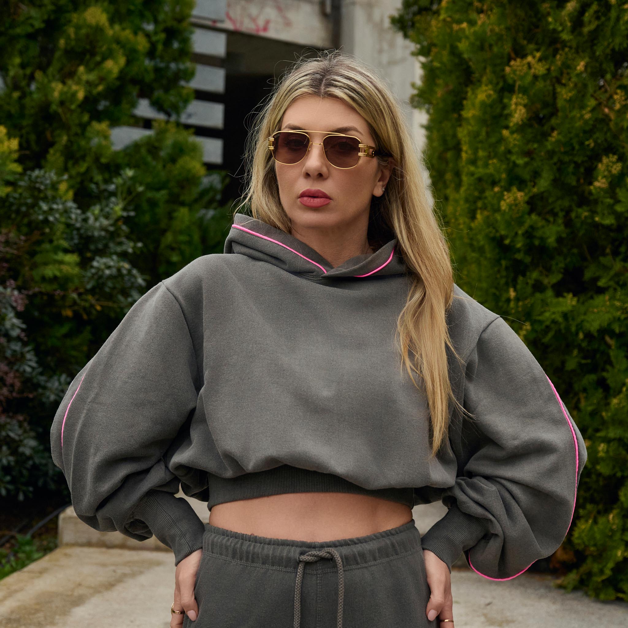 THE DOUBLE TONE WOMAN SET WITH CROPPED HOODIE