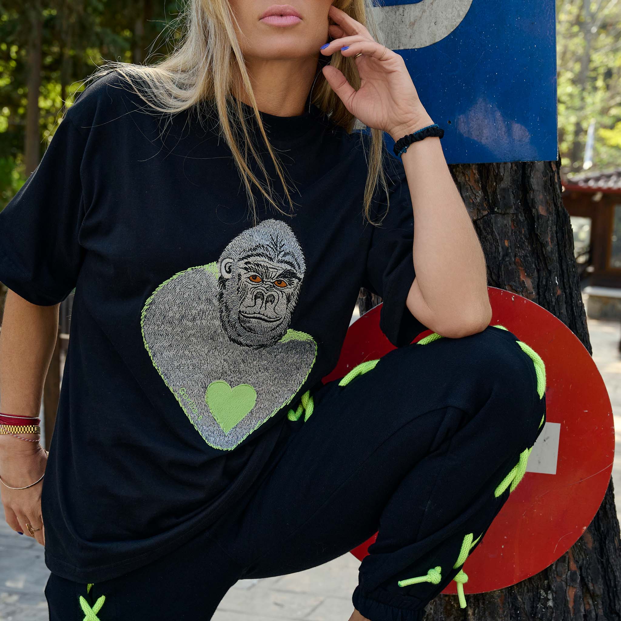 THE GORILLA_S T-SHIRT