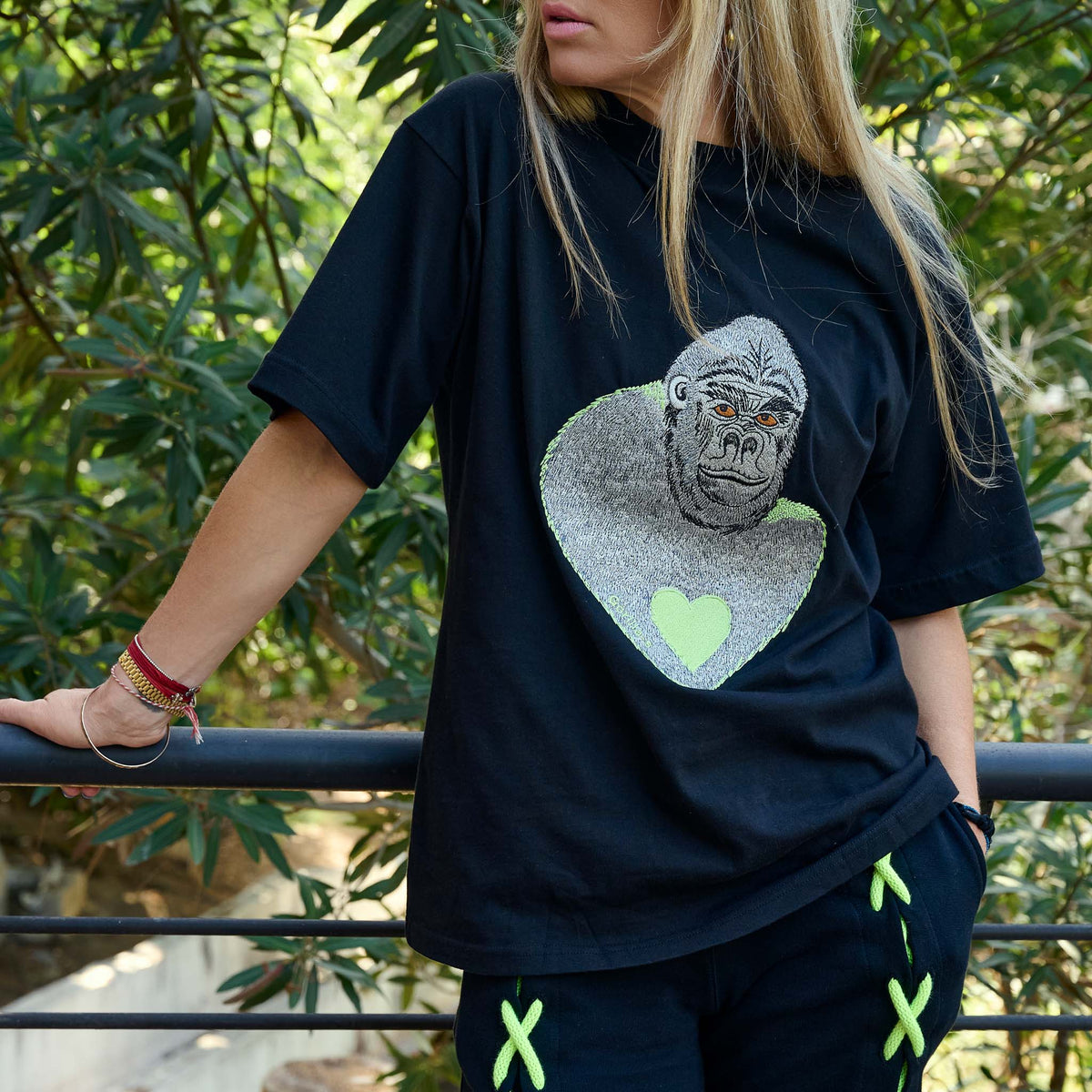 THE GORILLA_S T-SHIRT