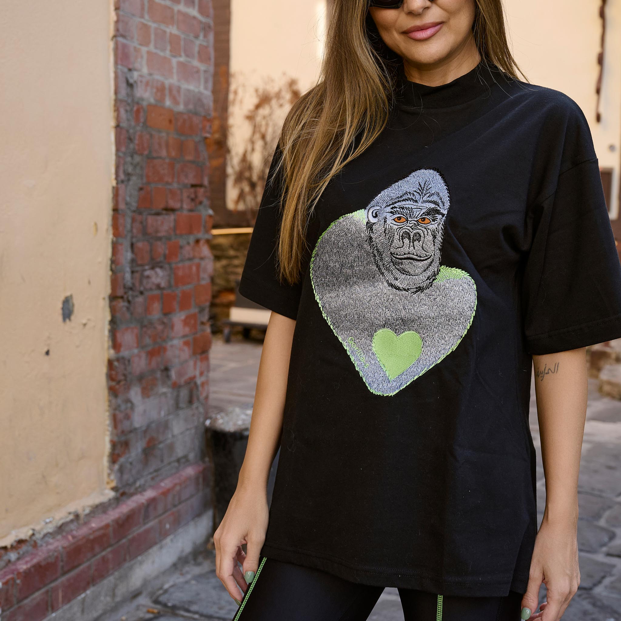 THE GORILLA_S T-SHIRT