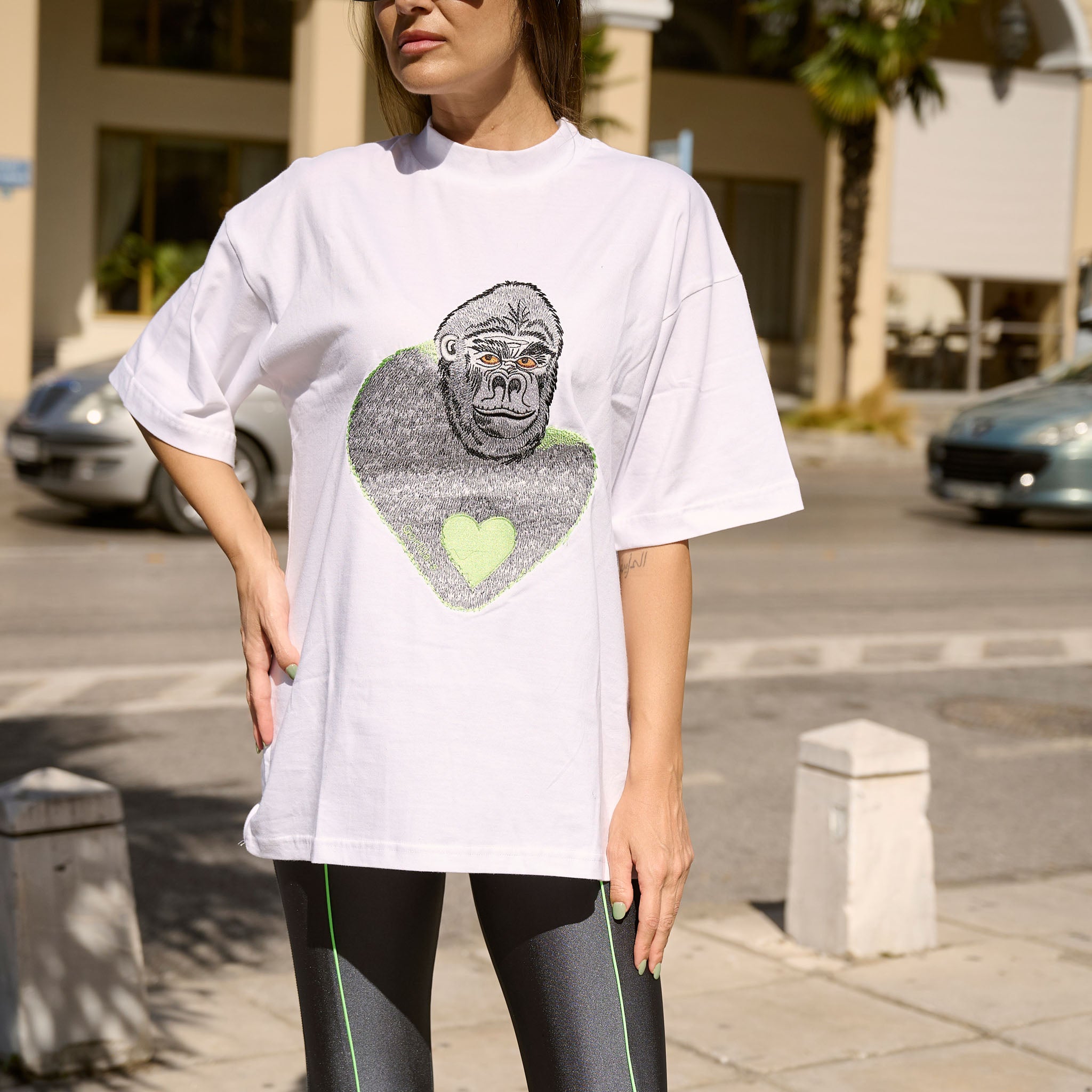 THE GORILLA_S T-SHIRT