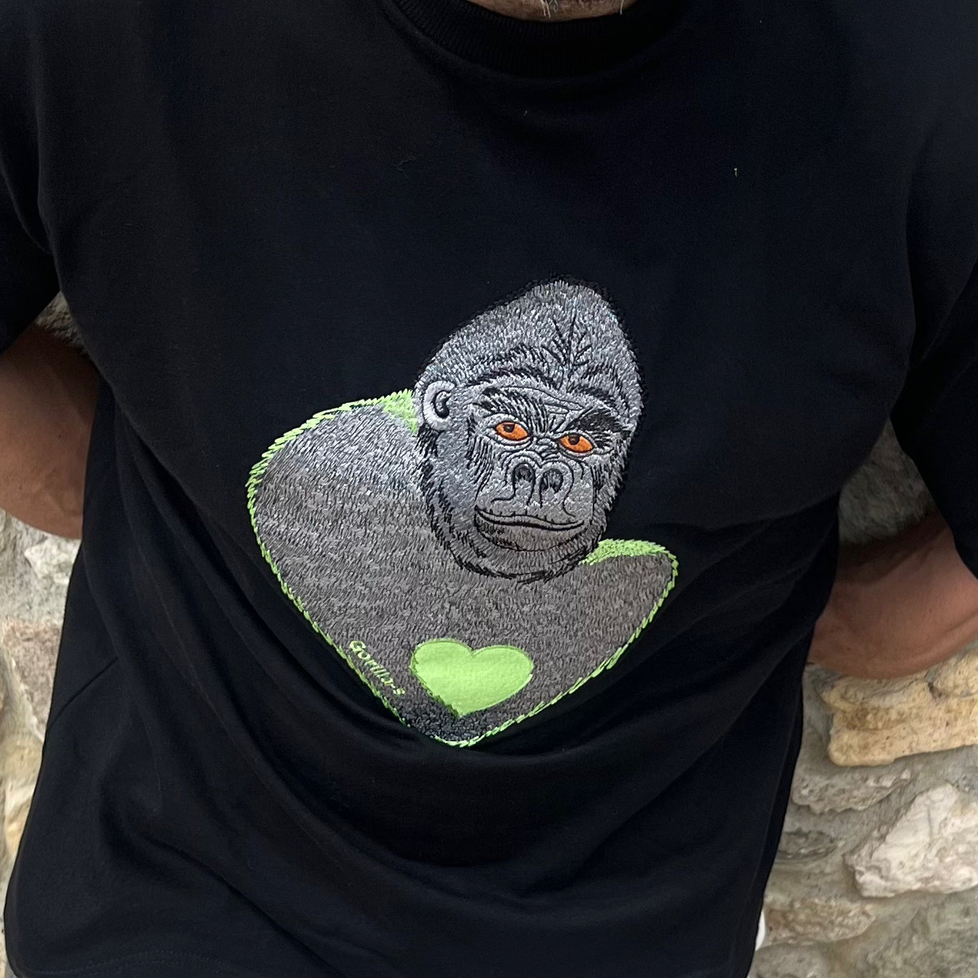 THE GORILLA_S MEN T-SHIRT