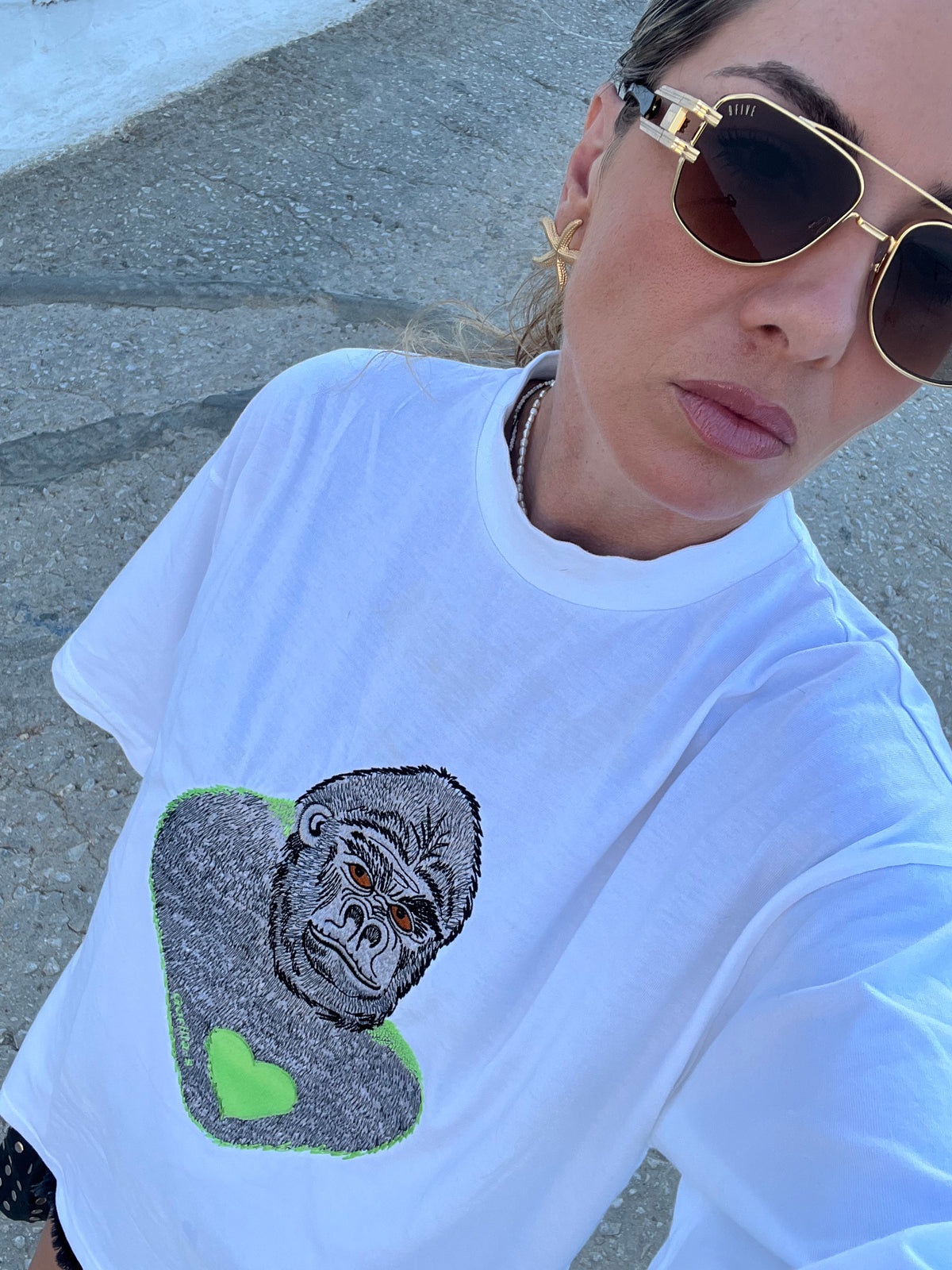 THE GORILLA_S T-SHIRT