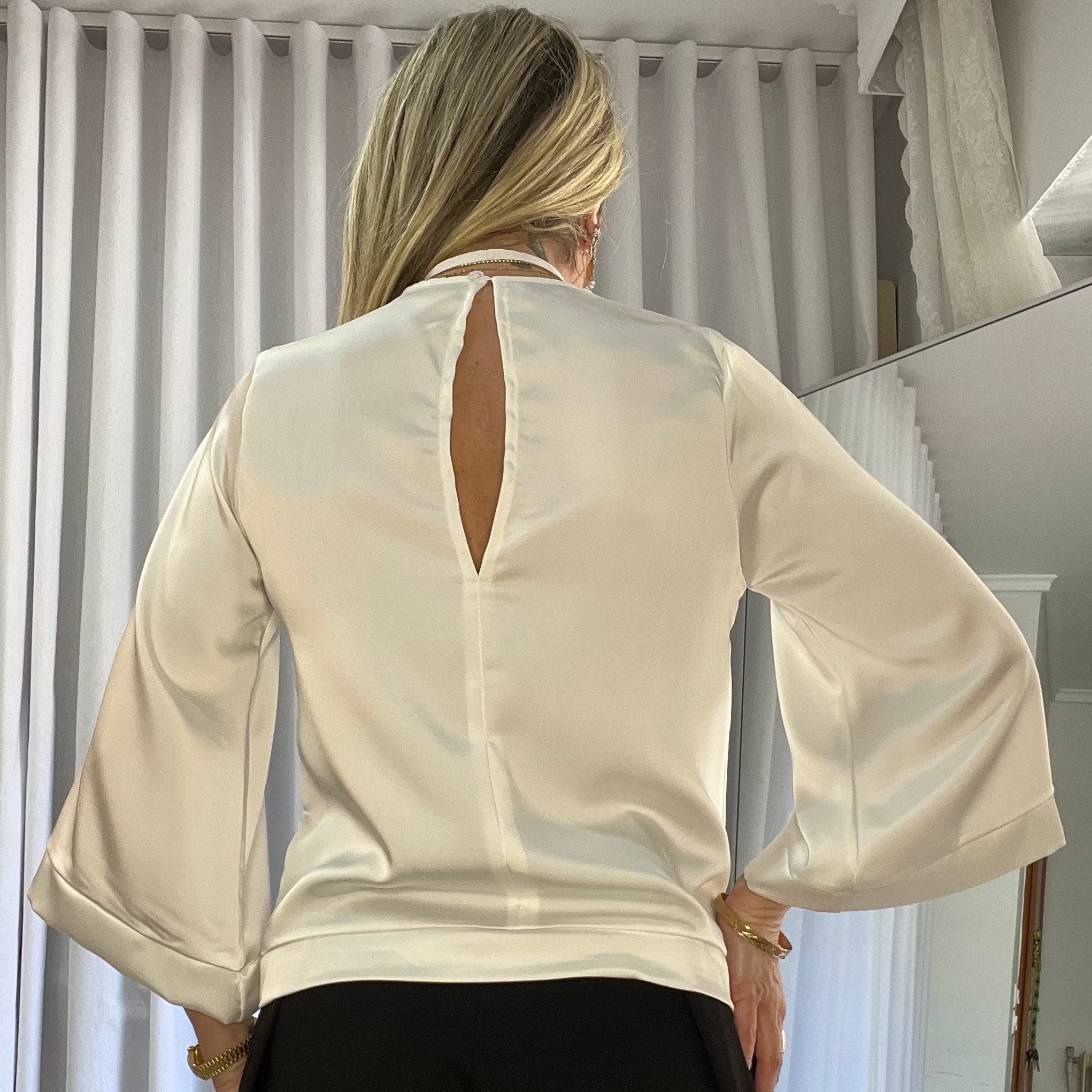THE V BLOUSE