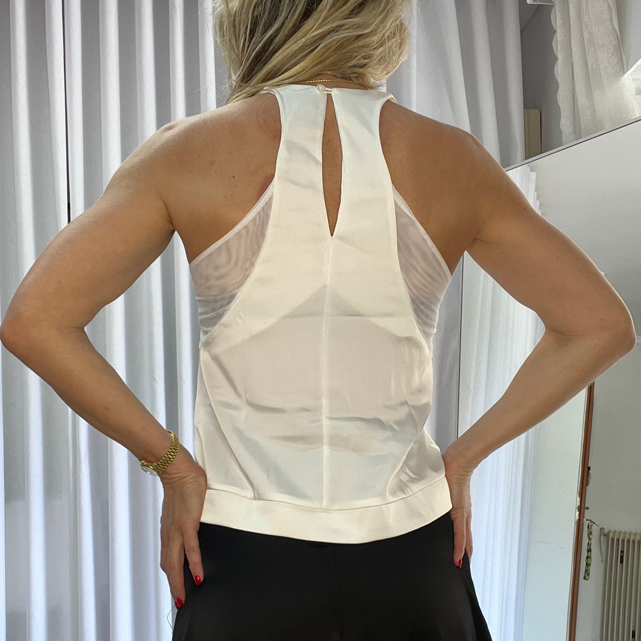 THE MUSE TOP
